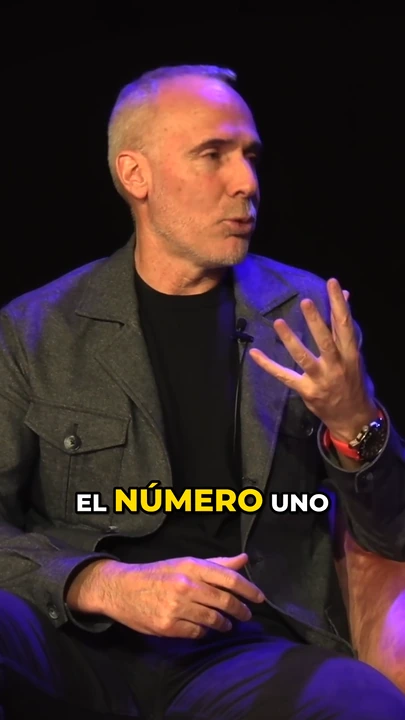 Estilo Karaoke: «EL NÚMERO UNO» en mayúsculas blancas y la palabra que se dice, «NÚMERO», en amarillo y más grande.